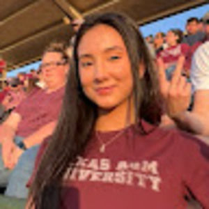 Meet your Posher, Daniela